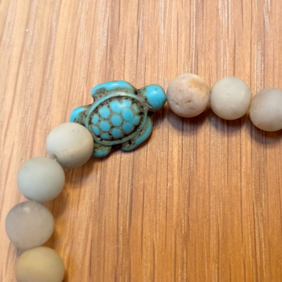Sea Turtle Beaded Turquoise Natutal Stone Bracelet - Picture 2 of 2